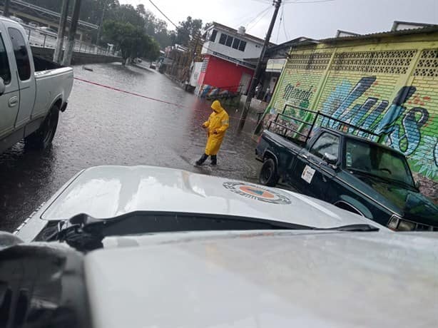 Lluvia no da tregua a Xalapa; nuevamente hay calles inundadas