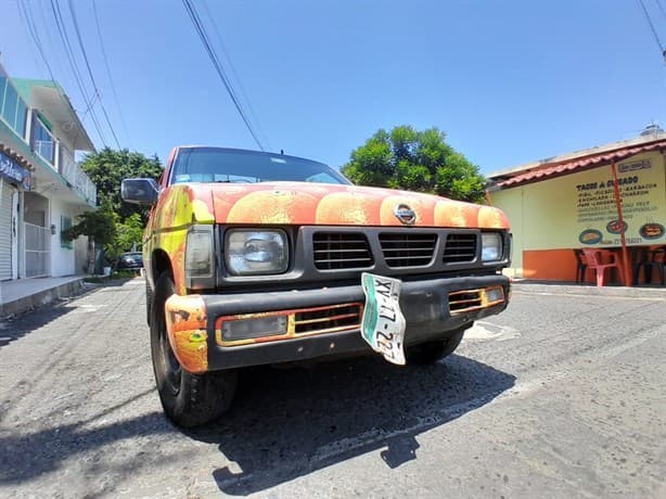 Camioneta de jugos choca a menor motociclista en Veracruz