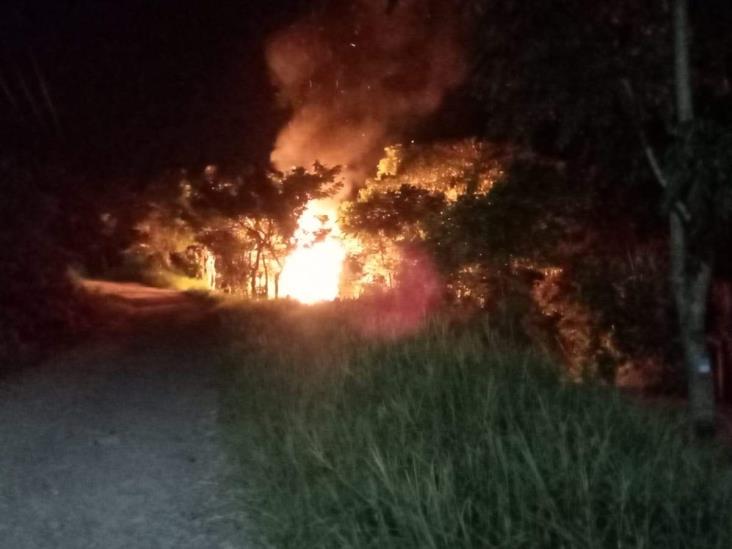 Incendio en predio causa alarma en habitantes de Misantla