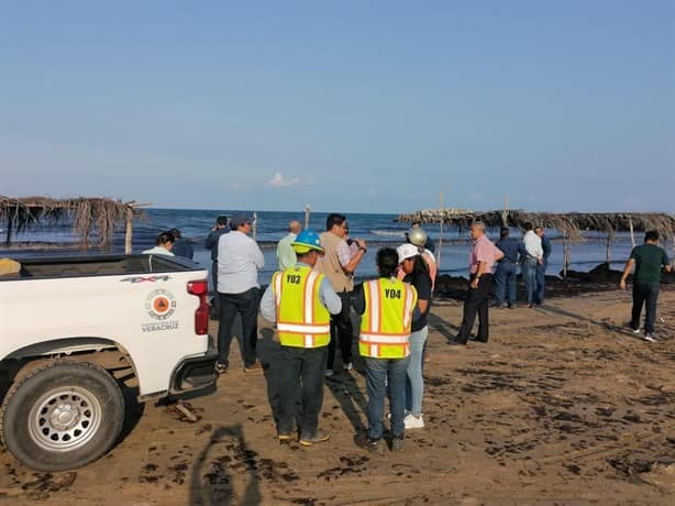 Descartan contaminación con hidrocarburo en Tuxpan; llega sargazo a playa