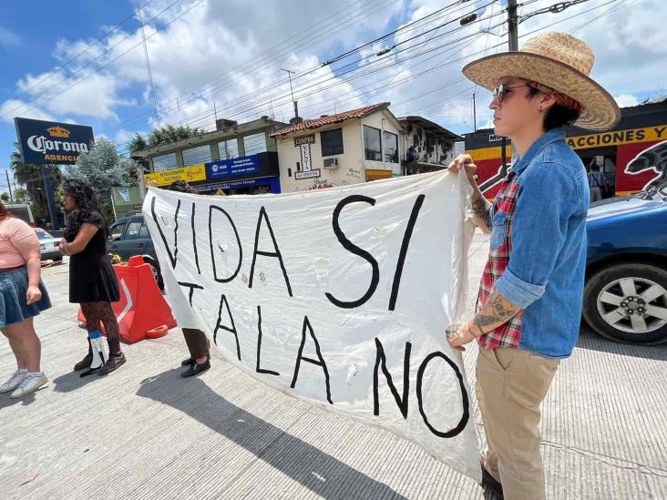 Exigen a SIOP frenar obras de paso vehicular de Xalapa; hay un amparo