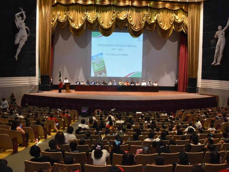 Inicia ciclo escolar en Orizaba; ¿qué se dijo de los libros de texto? (+Video)