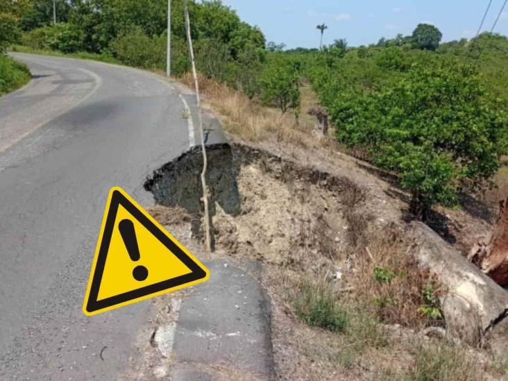 Peligroso deslave en carretera Misantla-Martínez de la Torre