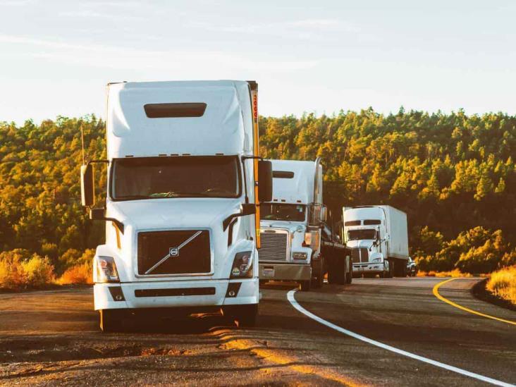 Advierten por déficit de operadores de transporte pesado en Veracruz y México