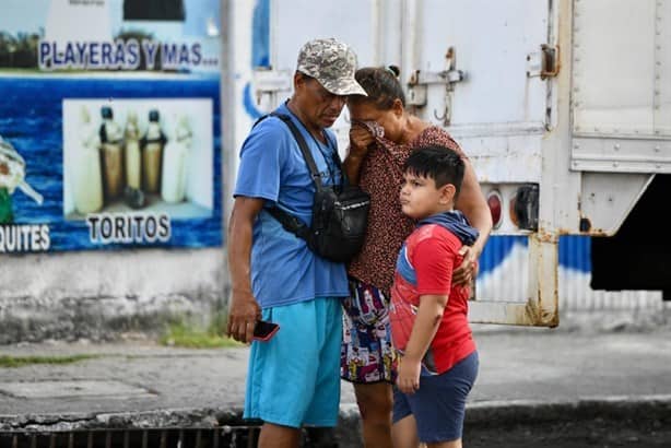 Desalojan a artesanos de El Cajón en malecón de Veracruz | VIDEO