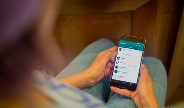 ¿Por qué WhatsApp te agregó como contacto y te envía mensajes?