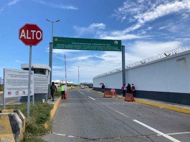 Pescadores bloquean acceso a San Juan de Ulúa; exigen indemnización de Asipona Veracruz