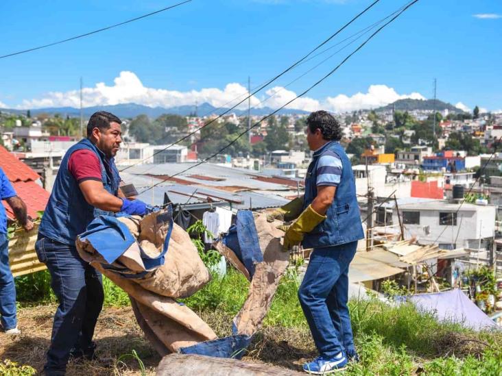 Para disminuir dengue en Xalapa realizan jornada de descacharrización