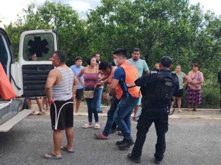 Ciclista es impactado por motocicleta en la carretera Martínez de la Torre-Misantla