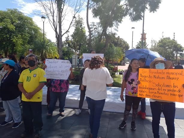 Ante desabasto de agua, pobladores de Ixtaczoquitlán toman Palacio Municipal (+Video)