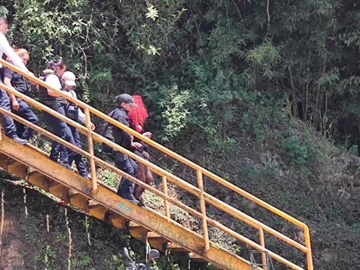 Drama en el puente: mujer trans es rescatada en Xalapa tras intento de suicidio