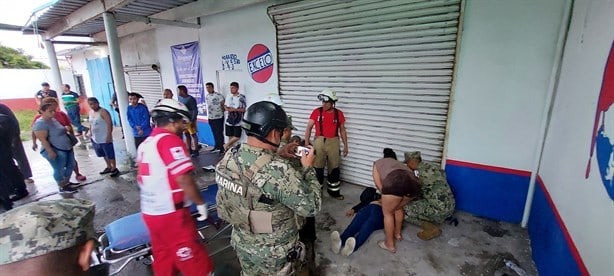 Vuelca camión Saeta en la carretera Veracruz-Xalapa; 5 lesionados y un prensado | VIDEO
