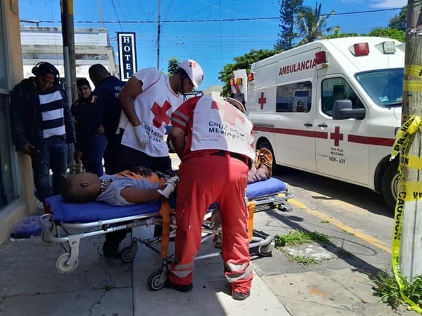 Joven es atropellado por dos motociclistas en la colonia Flores Magón, en Veracruz