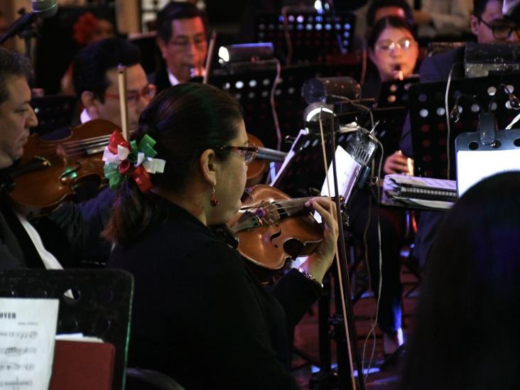 Desde Xalapa, la voz gemela de José José grita ¡Viva México!