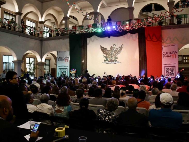 Desde Xalapa, la voz gemela de José José grita ¡Viva México!