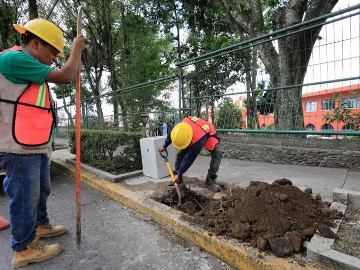 Inician obras de seguridad vial en avenida Xalapa tras muerte de estudiante