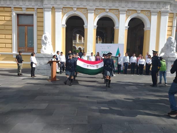 Bandera Siera llega de Zongolica a Orizaba; precursora de la bandera mexicana (+Video)