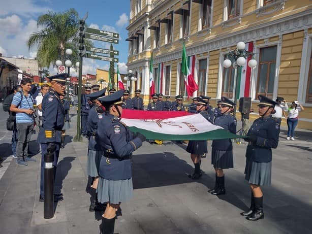 Bandera Siera llega de Zongolica a Orizaba; precursora de la bandera mexicana (+Video)