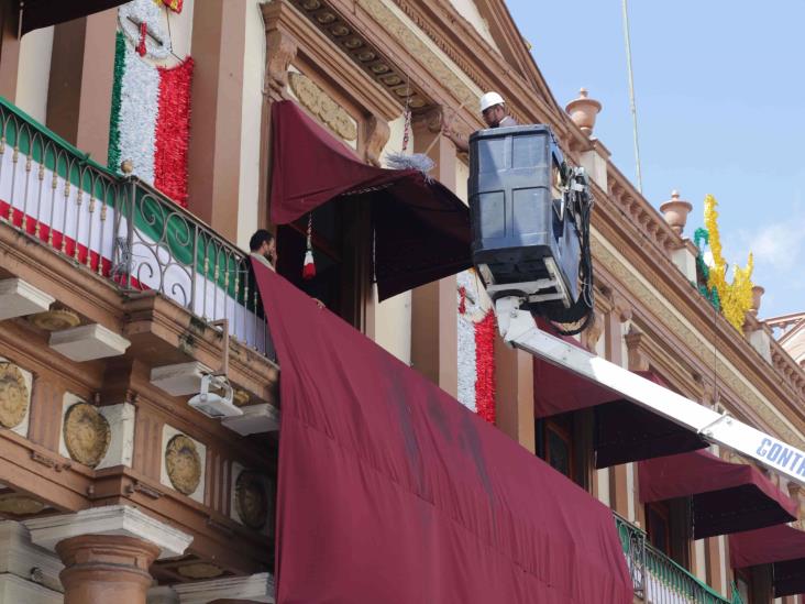 Ultiman detalles para fiesta mexicana en el centro de Xalapa