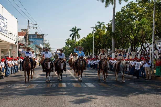 Poza Rica: Más de 2 mil participaron en desfile por la Independencia