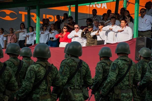 Poza Rica: Más de 2 mil participaron en desfile por la Independencia