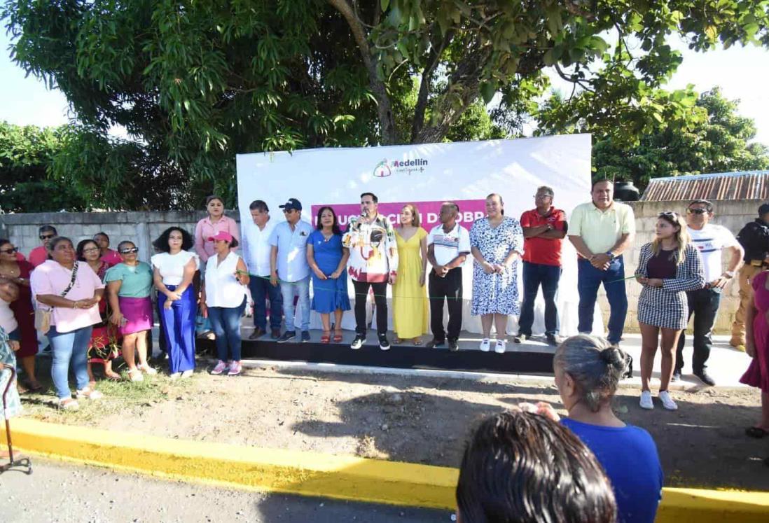 Inauguran obra en Los Robles, en Medellín de Bravo