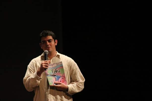 Iker Conciencia presentó el libro ‘Xelhá, la historia del pequeño ajolote’
