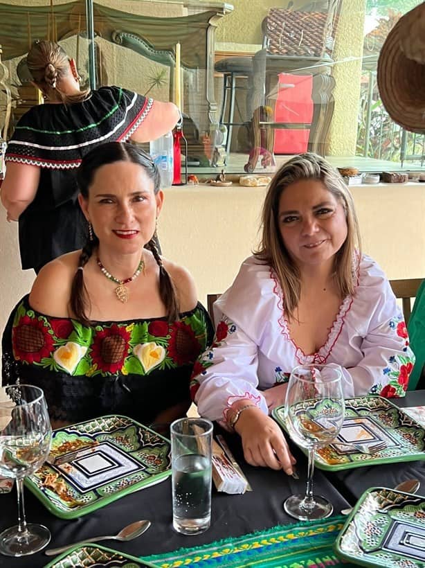 Mercedes Viveros celebra su cumpleaños al estilo mexicano