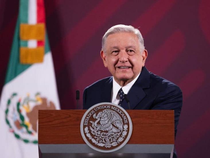 Bastón de mando simboliza compromiso de atender a comunidades indígenas: AMLO