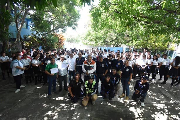 PC de Medellín realiza con éxito simulacro de sismo en bachillerato de El Tejar