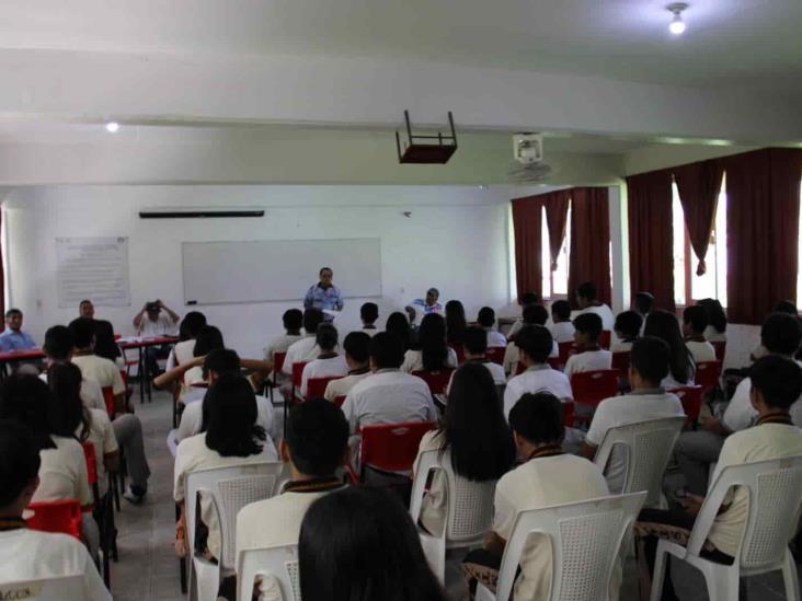 En ETI 62 de Misantla imparten conferencia sobre prevención de adicciones