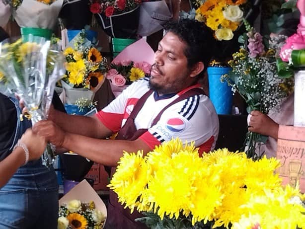 ¿Por qué aumentó tanto el precio de las flores amarillas en Xalapa?