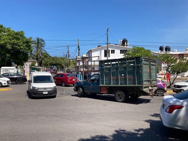 Hasta 200 pesos pagan vecinos de El Coyol a pipas para abastecerse de agua potable tras corte de Grupo MAS