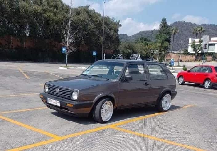 Denuncian robo de vehículo en estacionamiento de centro comercial de Río Blanco