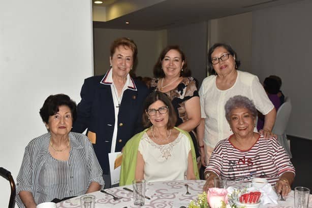 Damas Vicentinas de Veracruz realizan desayuno anual