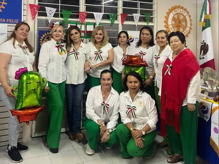 Club Rotario Xalapa Carita Feliz celebra el mes patrio