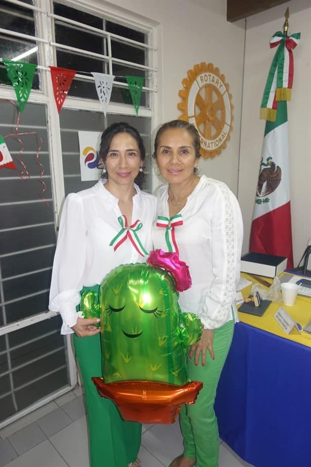 Club Rotario Xalapa Carita Feliz celebra el mes patrio