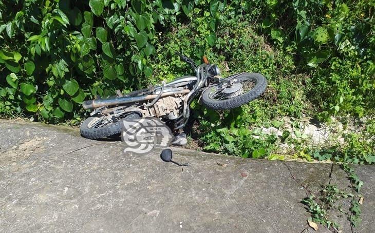 Joven motociclista es atropellado por vehículo que viajaba a exceso de velocidad en Atzacan