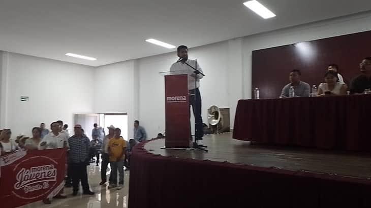 En asamblea, toman protesta a integrantes de comités de base de Morena