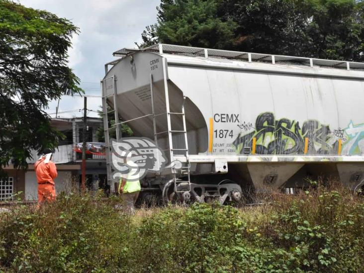 Por falla mecánica, descarrilan tolvas en Río Blanco