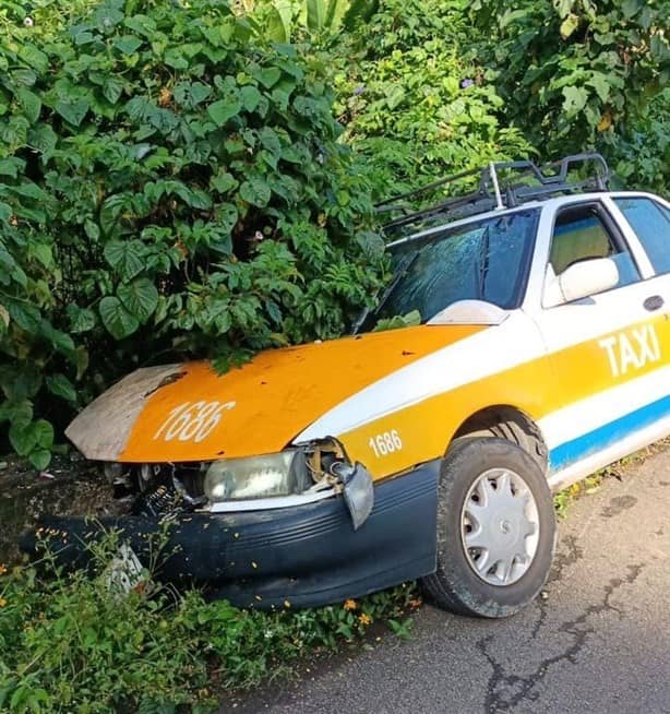 Hallan taxi abandonado en carretera de Córdoba