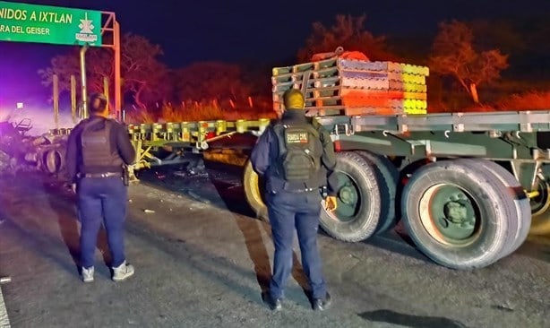 Bloquea el crimen carreteras de Michoacán; autoridades van a su caza