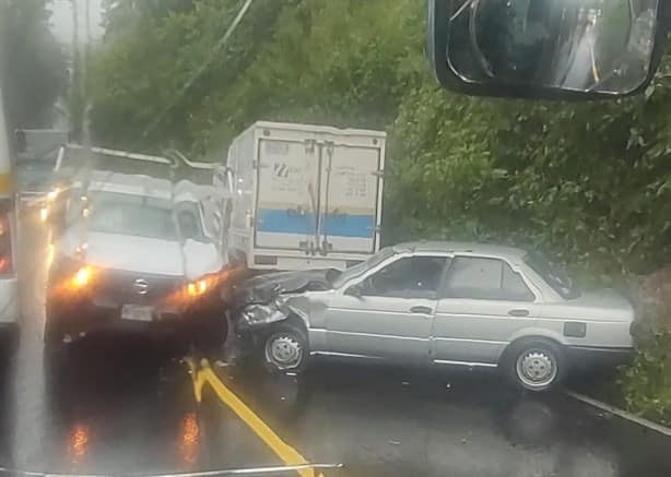 Accidente múltiple desata caos en la carretera Fortín-Huatusco