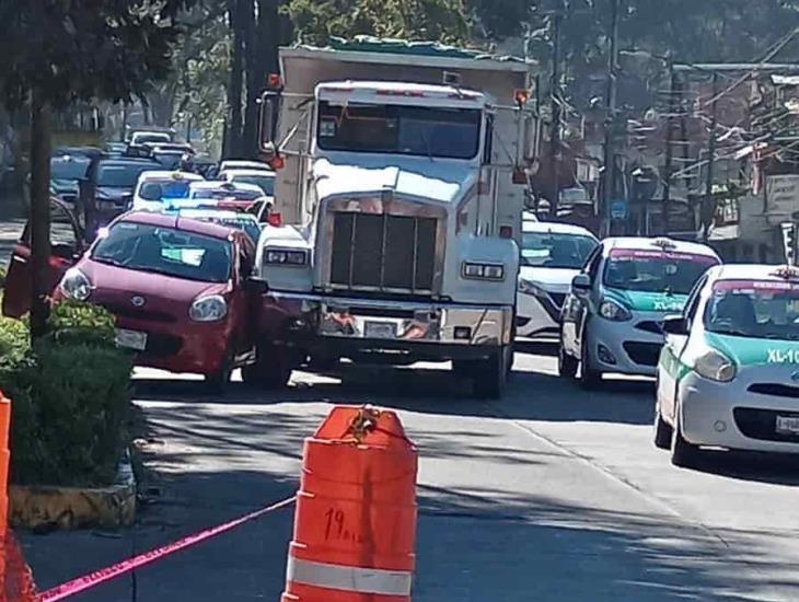 Accidente provoca caos vial en la avenida Rébsamen, en Xalapa