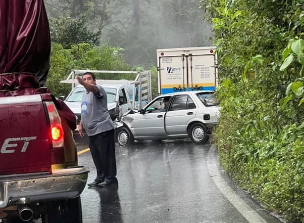 Accidente múltiple desata caos en la carretera Fortín-Huatusco