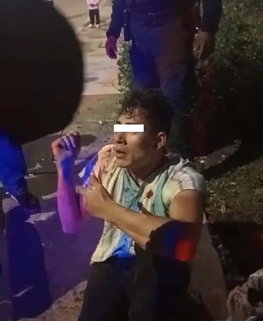 Dan golpiza a frustrado asaltante de taxistas en colonia Margarita Maza de Juárez, en Xalapa