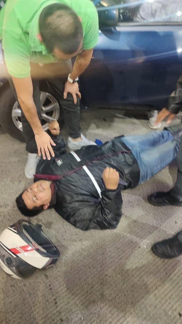 Choca motociclista contra auto en Murillo Vidal, en Xalapa
