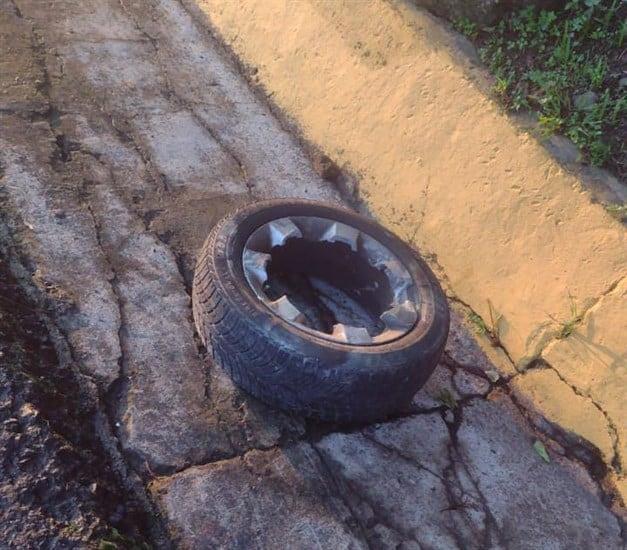 Choca su auto y lo deja abandonado en la avenida Lázaro Cárdenas de Xalapa 