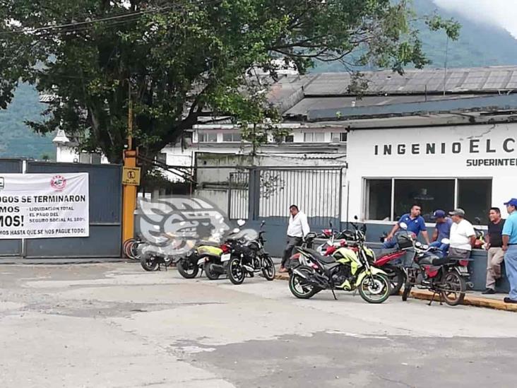 Productores mantienen protesta en el ingenio El Carmen; exigen pago de adeudos