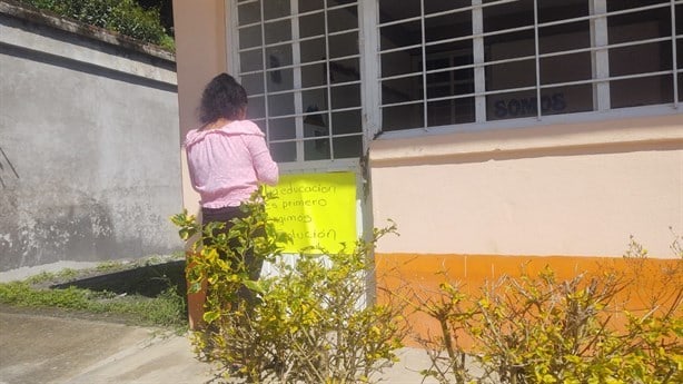 Toman Telebachillerato de Rafael Delgado; exigen maestro